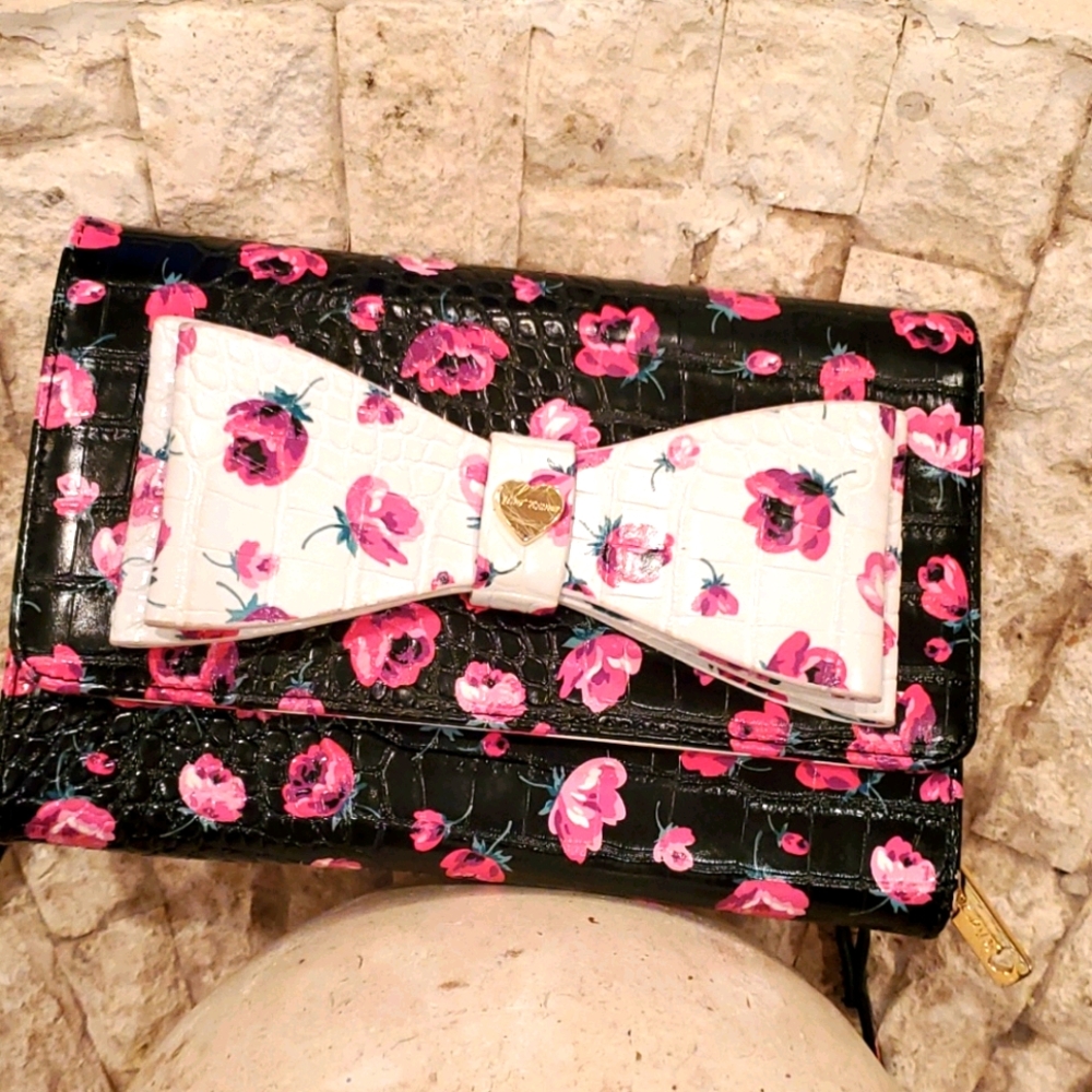 Betsey Johnson purse
